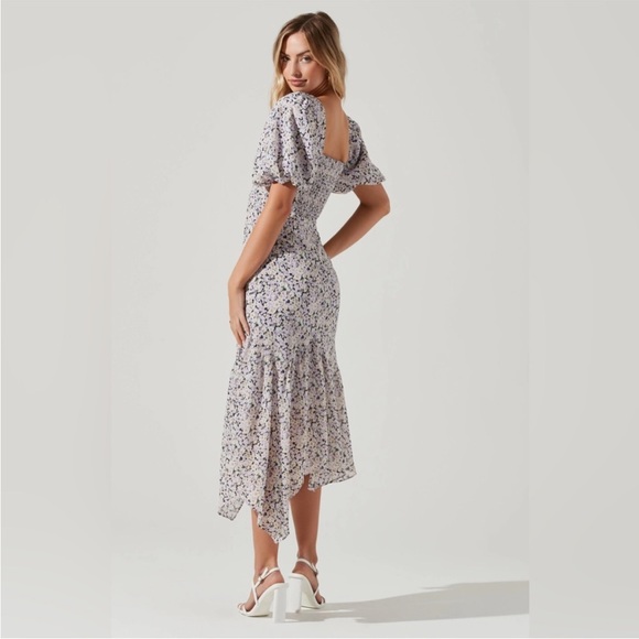 ASTR the label Micalela Floral Puff Sleeve Asymmetrical Midi Dress Size XS - Picture 2 of 16